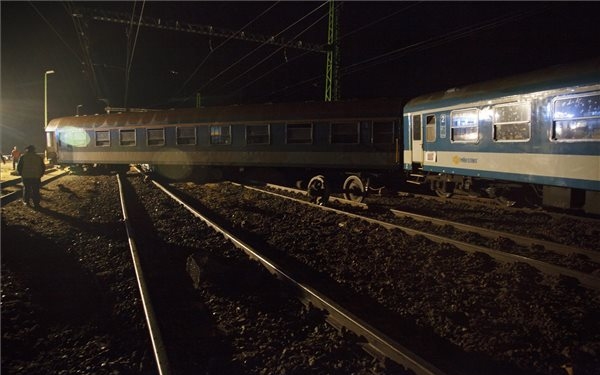 Vaddal ütközött a baleset előtt az Ostffyasszonyfán kisiklott vonat