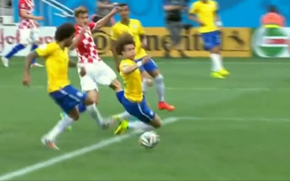 Vb-2014 - Brazil győzelem a nyitányon