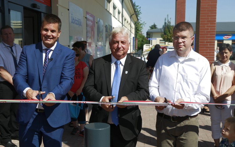 Celldömölkön megújult Tesco várja a vásárlókat