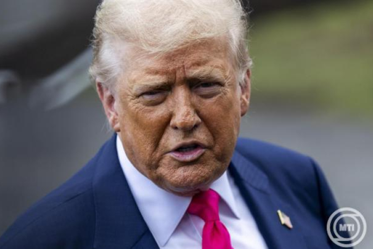 Donald Trump telefonon tárgyalt a kínai elnökkel