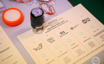 Megkezdődött a választás, máris született egy rekord