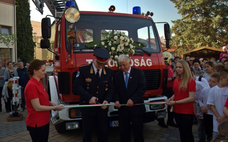 Új gépjármű állt Celldömölk tűzbiztonságának szolgálatába