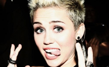 Miley Cyrus cicivillantó ruhája 