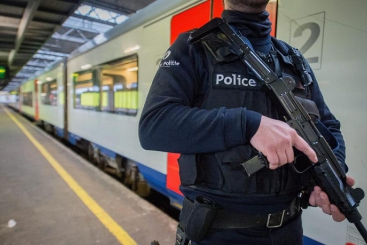 Biztonsági riadó volt Brüsszel központi pályaudvarán két csomag miatt