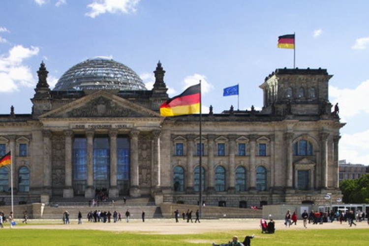 Változást akarnak a német választók, nyitott a Bundestag-választás kimenetele
