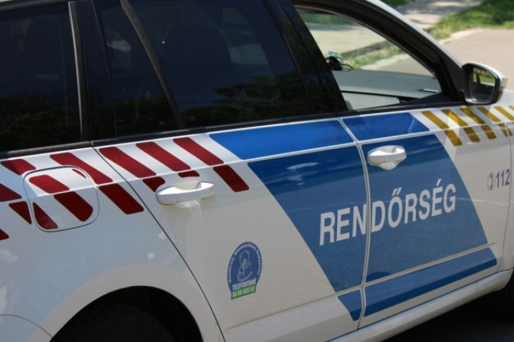 Kölcsönkért rollert akart eladni