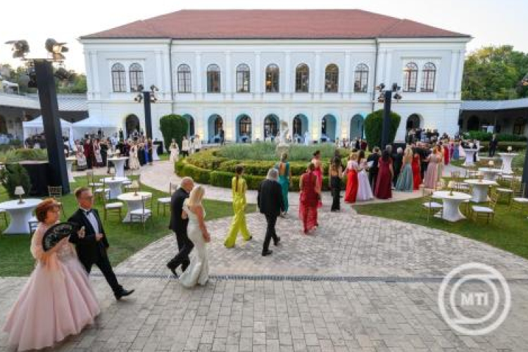 Ma rendezik a 200. balatonfüredi Anna-bált