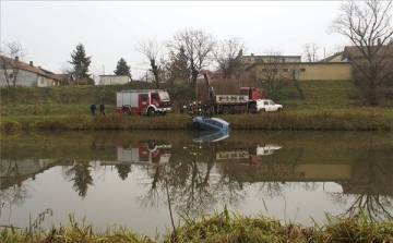 A Kurca-csatornába esett egy autó Szentesen