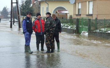 Tehéntrágyából építettek gátat Ostffyasszonyfán