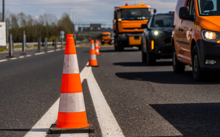 843 kilométer közút felújítását tervezik idén