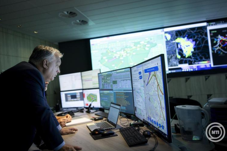 Orbán Viktor: a magyarok érdeke, hogy barátokat gyűjtsenek és jó kapcsolatot ápoljanak a nagyhatalmakkal